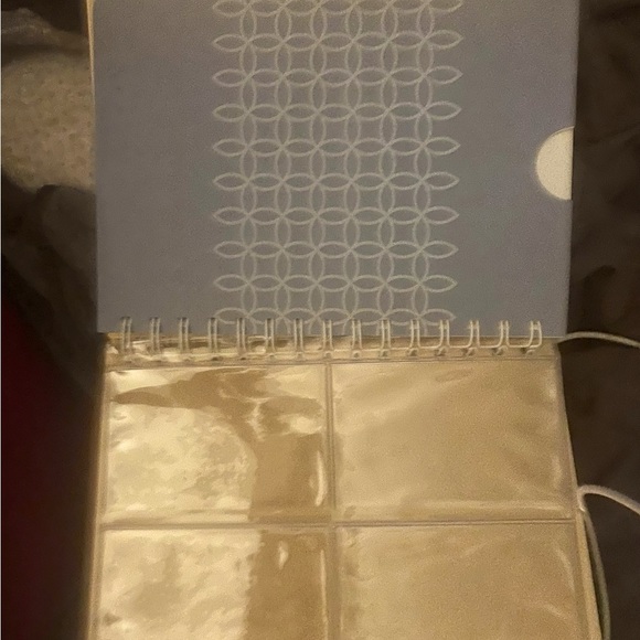 The Wellness Journal: A Personal Health Organizer tab/cardholder - Picture 2 of 3